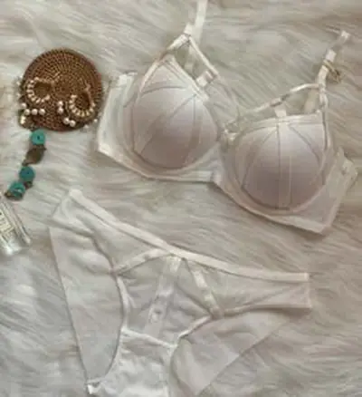Bộ áo ngực nâng ngực kèm quần lót, màu đỏ, đen, trắng
