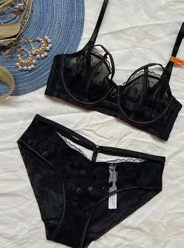 Bộ áo ngực không mút kèm quần lót, màu cam, đen, trắng