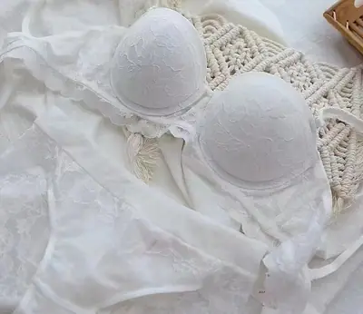 Bộ áo ngực nâng ngực kèm quần lót, màu trắng, đen, đỏ