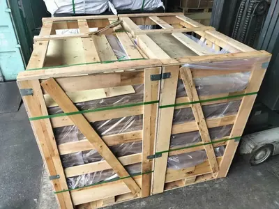 Đóng kiện gỗ cho hàng tấm lớn.