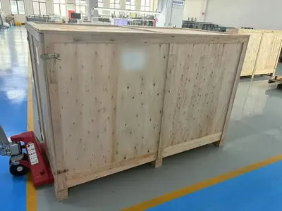 Kiện màn hình tương tác tại nhà máy