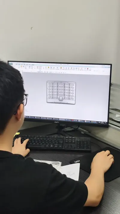 Làm việc với kỹ sư thiết kế khuôn sản phẩm, 5/2026