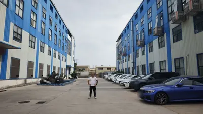 Nhà sáng lập Phan Văn Quyền khảo sát khu nhà máy tại Trung Quốc