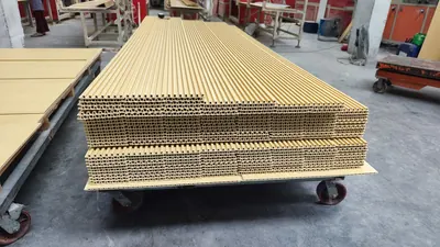 Tấm ốp tường nhựa rỗng ruột tại xưởng sản xuất, 5/2026.
